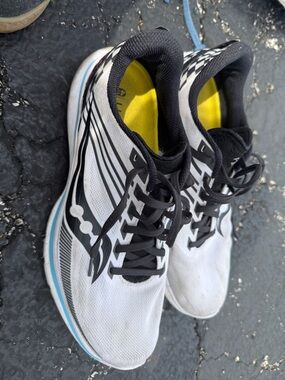 Saucony Men's White and Black Running Sneakers with Yellow Insole